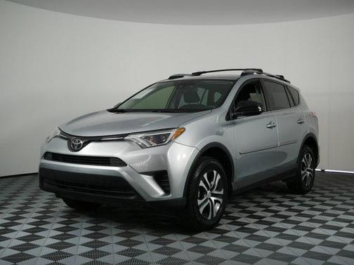 Silver Sky Metallic 2018 Toyota RAV4 LE