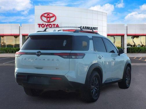 2024 Nissan Pathfinder SV