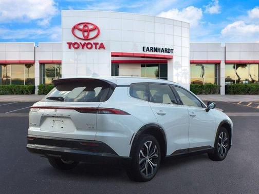 2025 Toyota Crown Signia XLE 1-OWNER