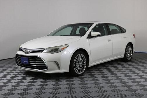 Blizzard Pearl 2017 Toyota Avalon Limited