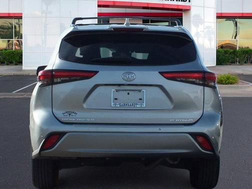 2022 Toyota Highlander Platinum