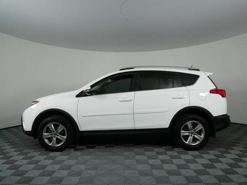 Super White 2015 Toyota RAV4 XLE