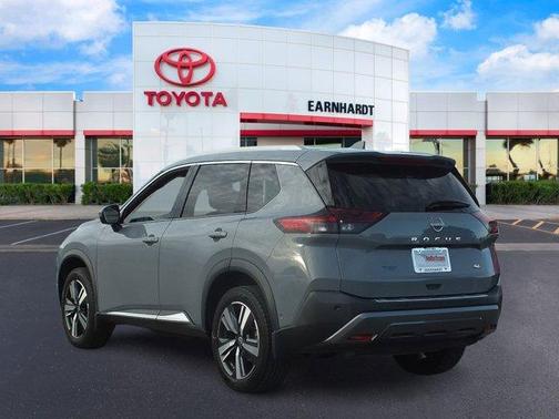 2022 Nissan Rogue SL