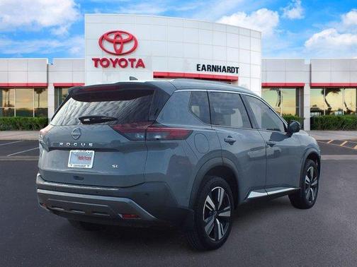 2022 Nissan Rogue SL