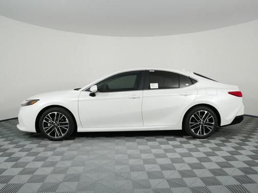 Wind Chill Pearl 2026 Toyota Camry XLE