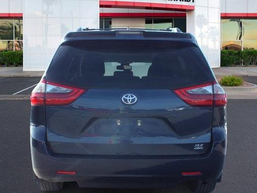 2020 Toyota Sienna XLE