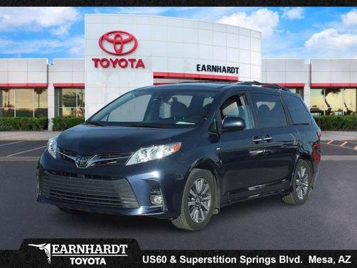 2020 Toyota Sienna XLE