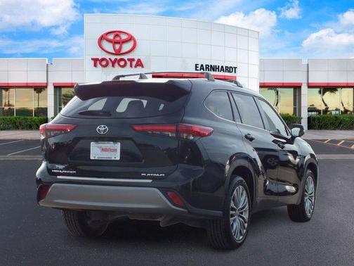 2023 Toyota Highlander Platinum