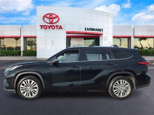 2023 Toyota Highlander Platinum