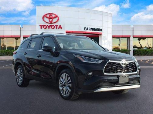 2023 Toyota Highlander Platinum