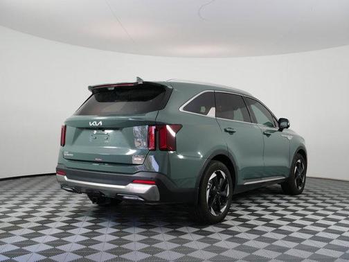 Green 2025 Kia Sorento Hybrid SX Prestige