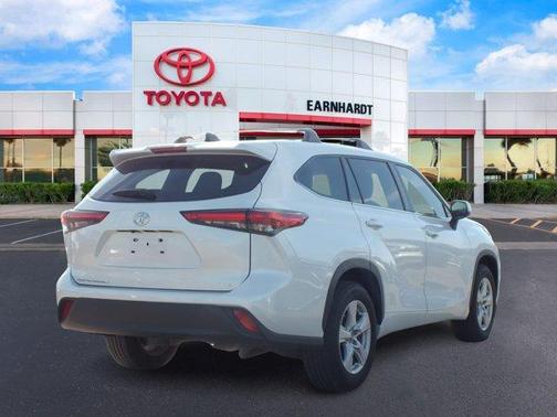 2023 Toyota Highlander LE