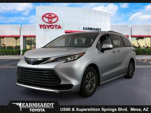 Celestial Silver Metallic 2023 Toyota Sienna LE