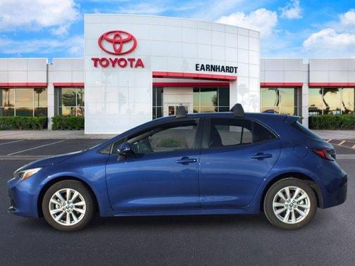 2025 Toyota Corolla Hatchback SE