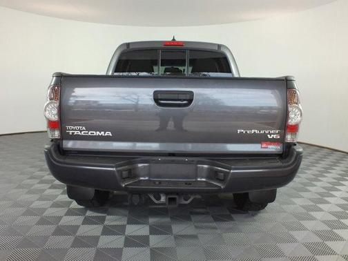 Magnetic Gray Metallic 2015 Toyota Tacoma 1-OWNER
