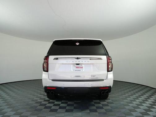 Iridescent Pearl Tricoat 2022 Chevrolet Suburban Premier