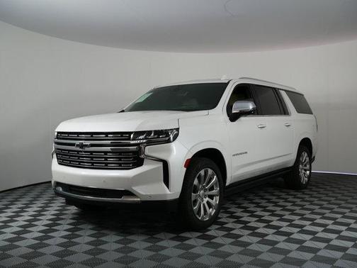 Iridescent Pearl Tricoat 2022 Chevrolet Suburban Premier