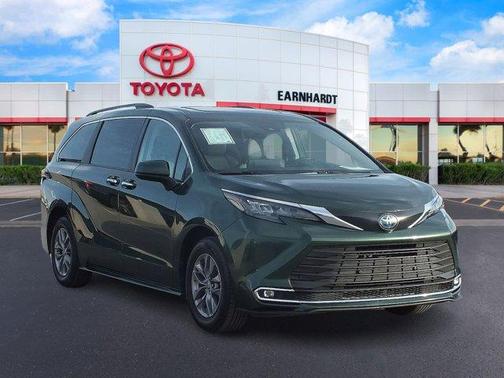 2024 Toyota Sienna XLE