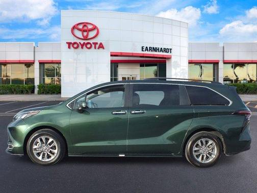 2024 Toyota Sienna XLE