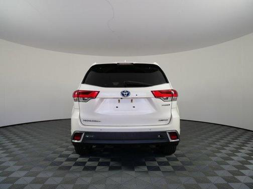 Blizzard Pearl 2017 Toyota Highlander Hybrid Limited