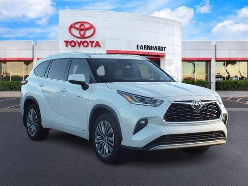 2021 Toyota Highlander Hybrid Platinum