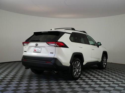Blizzard Pearl 2022 Toyota RAV4 XLE Premium
