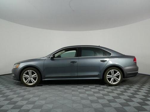 Platinum Gray Metallic 2014 Volkswagen Passat 2.0L TDI SEL Premium