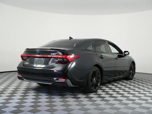 Midnight Black Metallic 2022 Toyota Avalon Hybrid XSE Nightshade