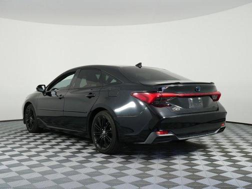 Midnight Black Metallic 2022 Toyota Avalon Hybrid XSE Nightshade