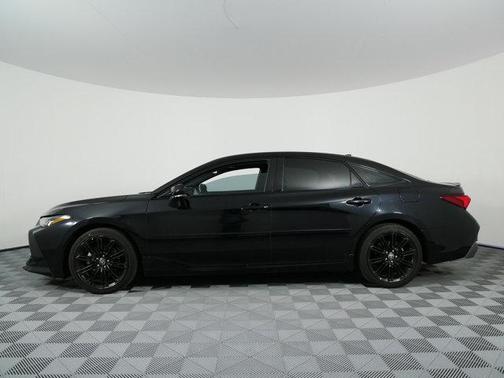 Midnight Black Metallic 2022 Toyota Avalon Hybrid XSE Nightshade