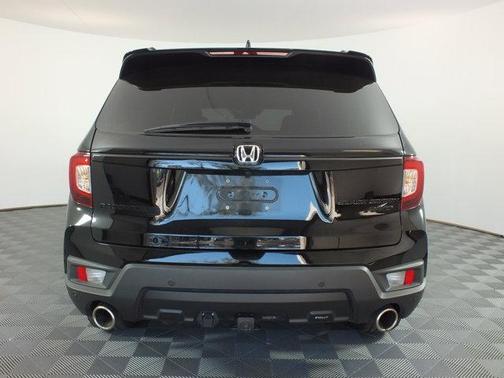 Crystal Black Pearl 2024 Honda Passport Black Edition