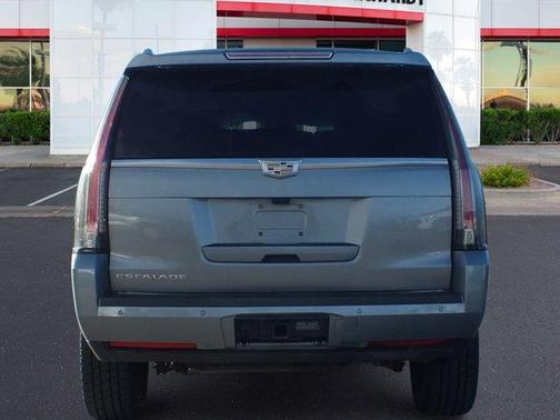 2020 Cadillac Escalade Luxury