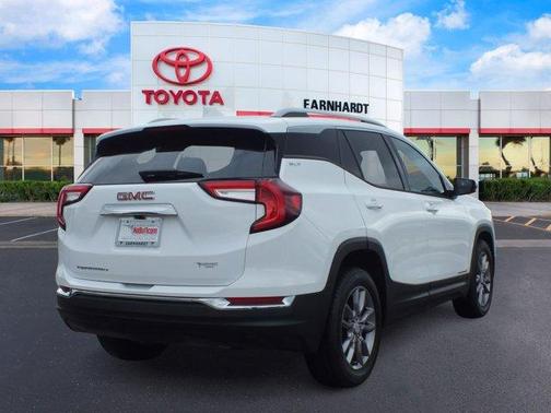 2024 GMC Terrain SLT