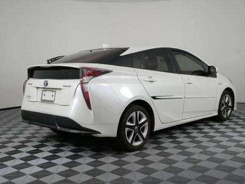 2016 Toyota Prius Three Touring