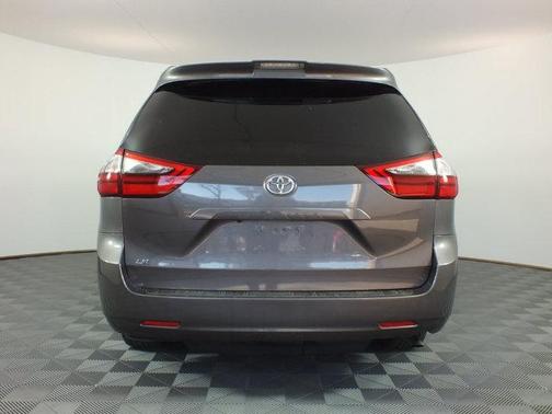 Predawn Gray Mica 2020 Toyota Sienna LE