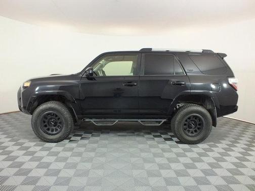 Midnight Black Metallic 2018 Toyota 4Runner TRD Pro