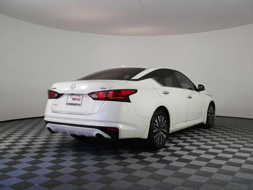 White 2023 Nissan Altima 2.5 SV