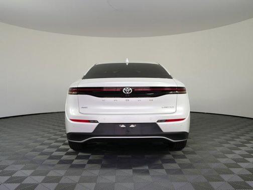 Oxygen White 2023 Toyota Crown Limited