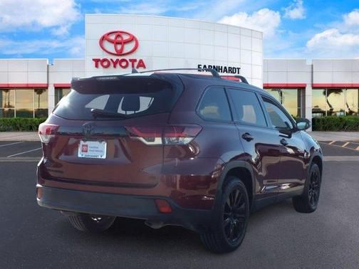 2019 Toyota Highlander SE