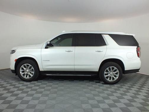 Iridescent Pearl Tricoat 2022 Chevrolet Tahoe Premier