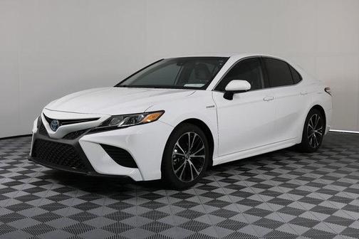 2020 Toyota Camry Hybrid SE