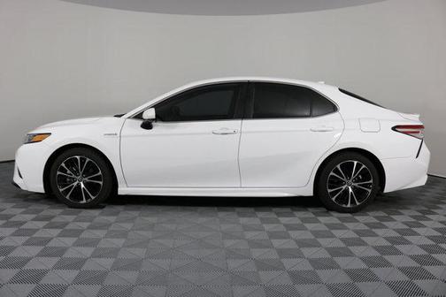 2020 Toyota Camry Hybrid SE