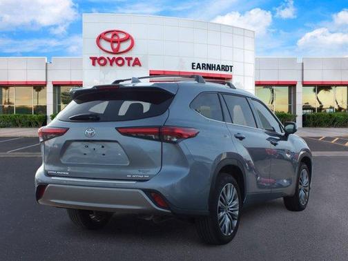 2023 Toyota Highlander Platinum