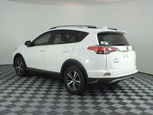 Super White 2018 Toyota RAV4 XLE