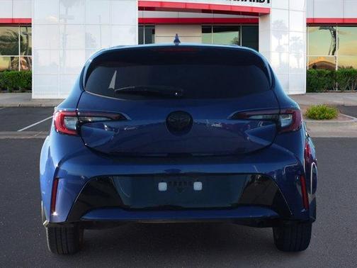 2025 Toyota Corolla Hatchback SE