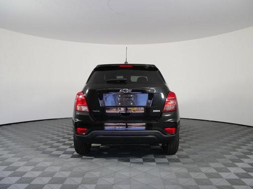 Mosaic Black Metallic 2021 Chevrolet Trax LS