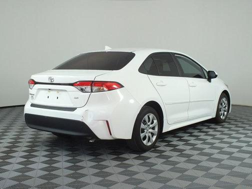 Ice 2023 Toyota Corolla LE