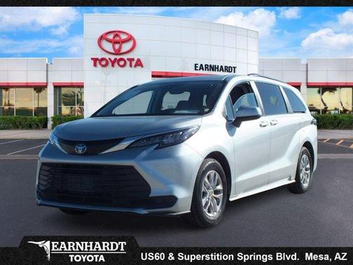 2024 Toyota Sienna LE