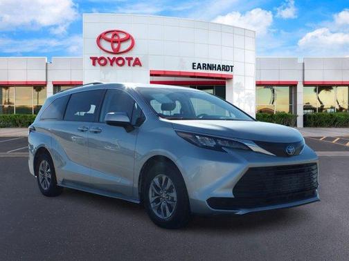 2024 Toyota Sienna LE