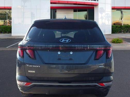 2022 Hyundai TUCSON SE